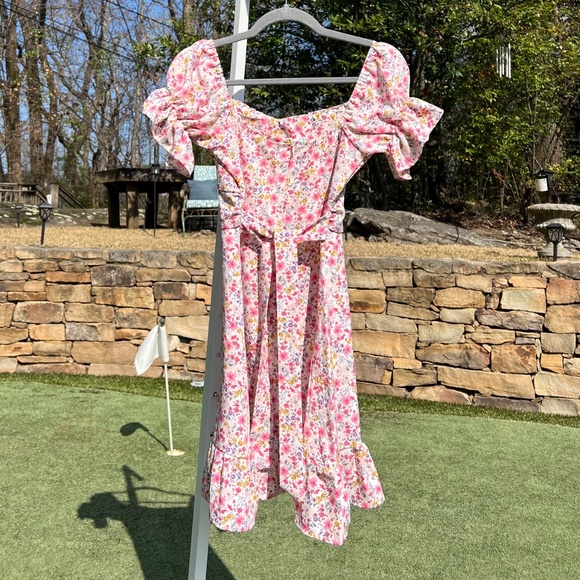 Flutter-Sleeve Garden Floral Dress with Apron Tie-Back - Picture 2 of 16